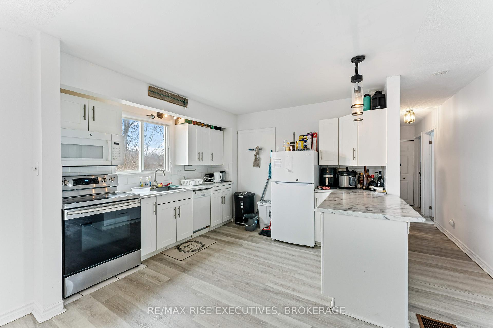 Photo 7 of 16 Limeridge Drive, Kingston, Kingston East (Incl Barret Crt) — HOMEH