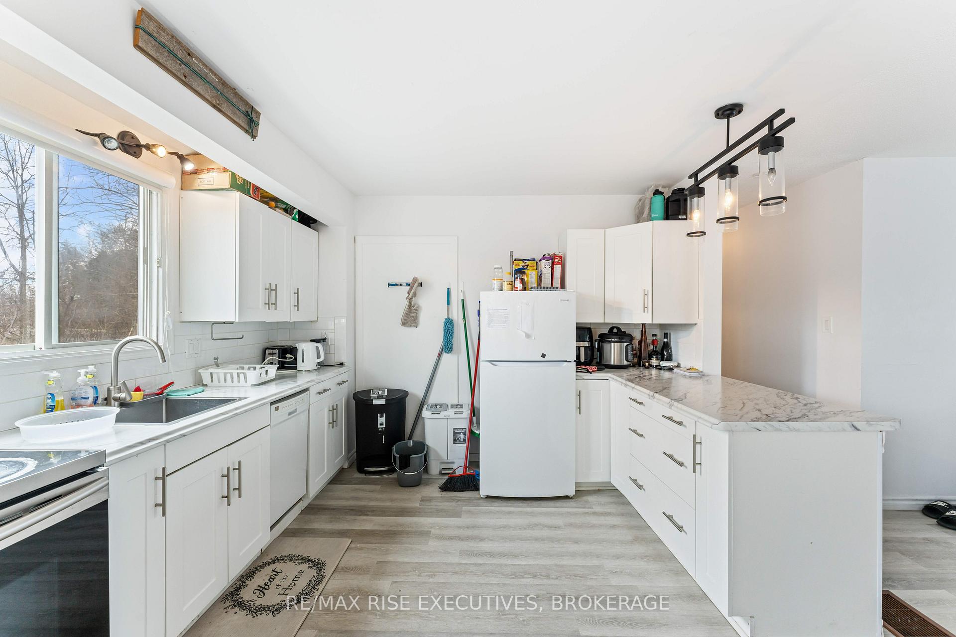 Photo 8 of 16 Limeridge Drive, Kingston, Kingston East (Incl Barret Crt) — HOMEH