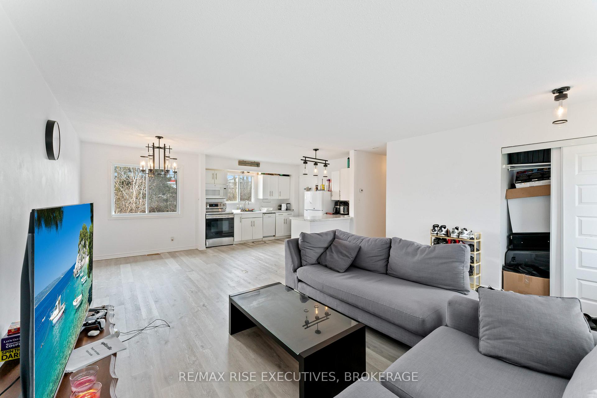 Photo 9 of 16 Limeridge Drive, Kingston, Kingston East (Incl Barret Crt) — HOMEH
