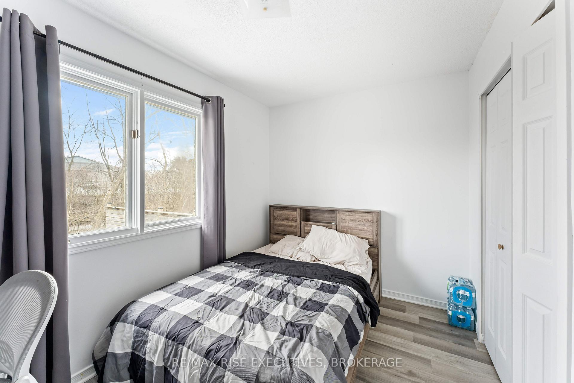 Photo 17 of 16 Limeridge Drive, Kingston, Kingston East (Incl Barret Crt) — HOMEH