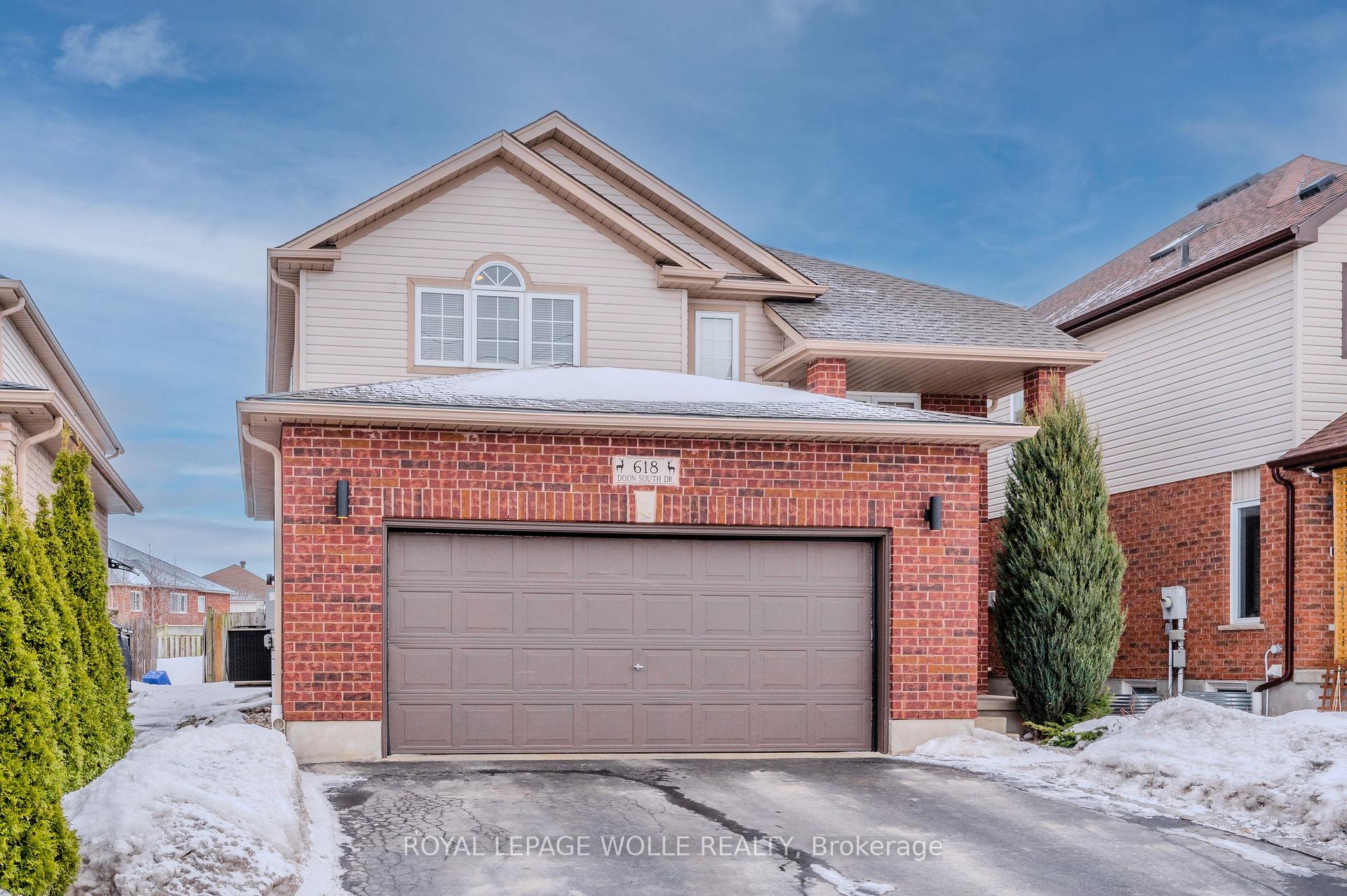 Photo 2 of 618 Doon Drive S, Kitchener — HOMEH