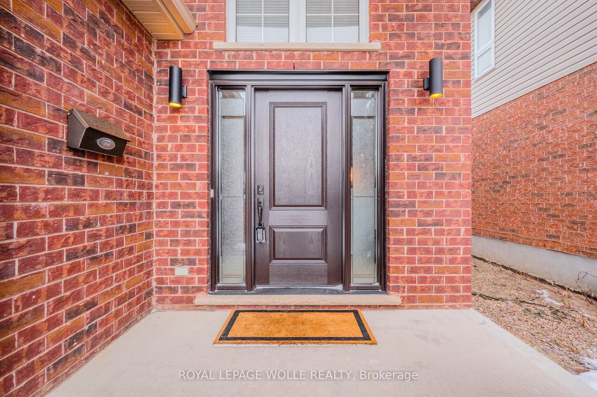 Photo 4 of 618 Doon Drive S, Kitchener — HOMEH