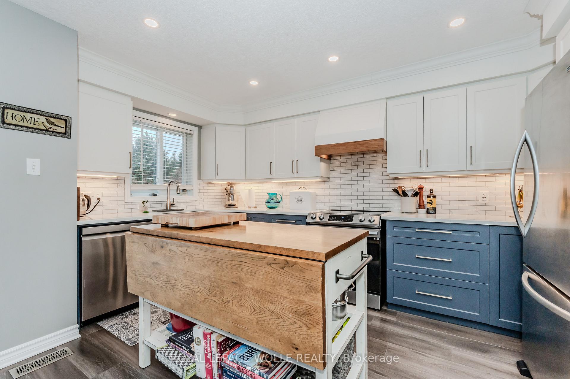 Photo 15 of 618 Doon Drive S, Kitchener — HOMEH