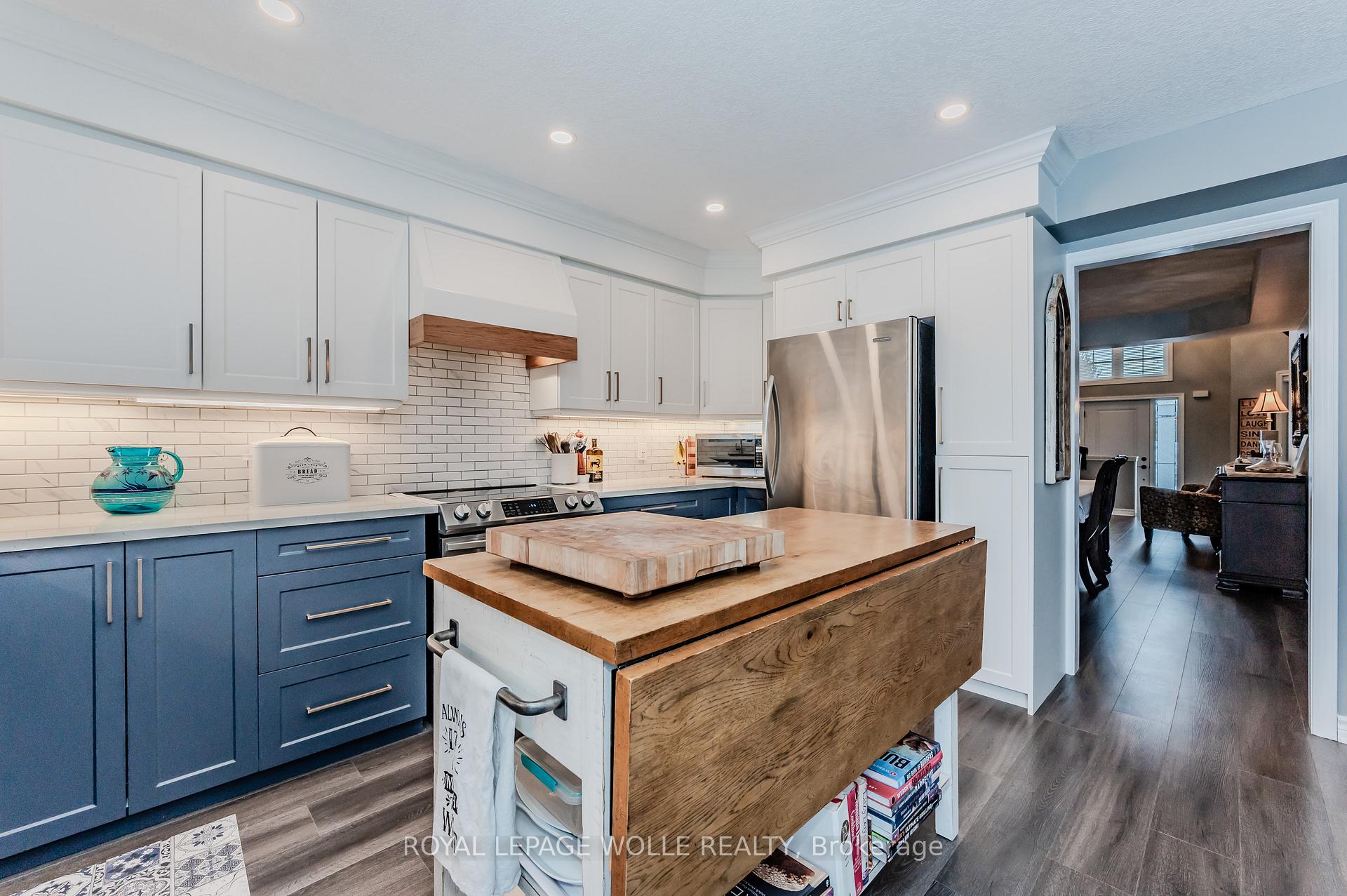 Photo 17 of 618 Doon Drive S, Kitchener — HOMEH