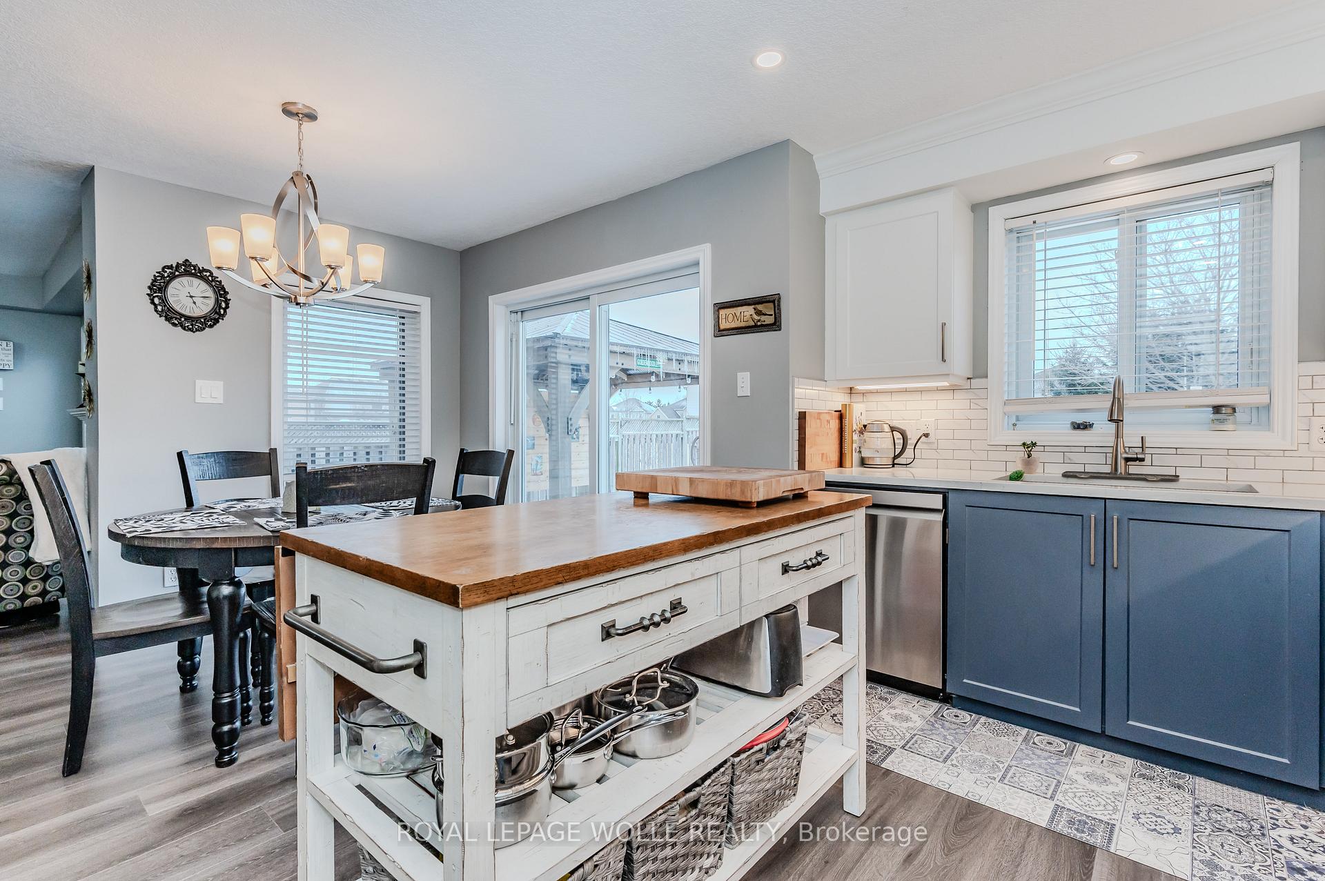 Photo 19 of 618 Doon Drive S, Kitchener — HOMEH