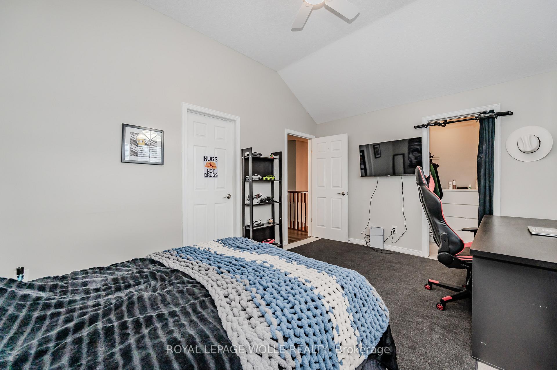 Photo 24 of 618 Doon Drive S, Kitchener — HOMEH