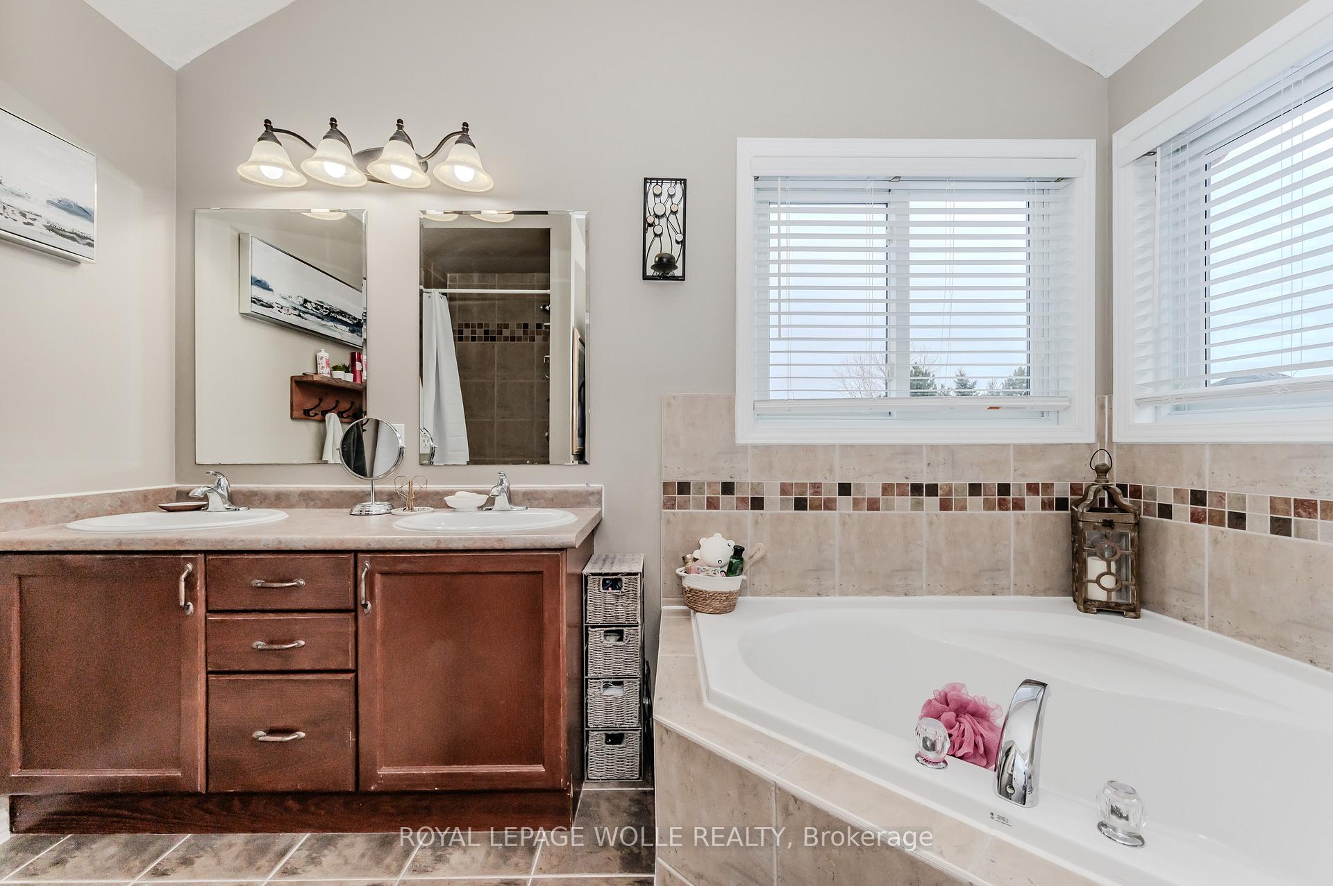 Photo 29 of 618 Doon Drive S, Kitchener — HOMEH