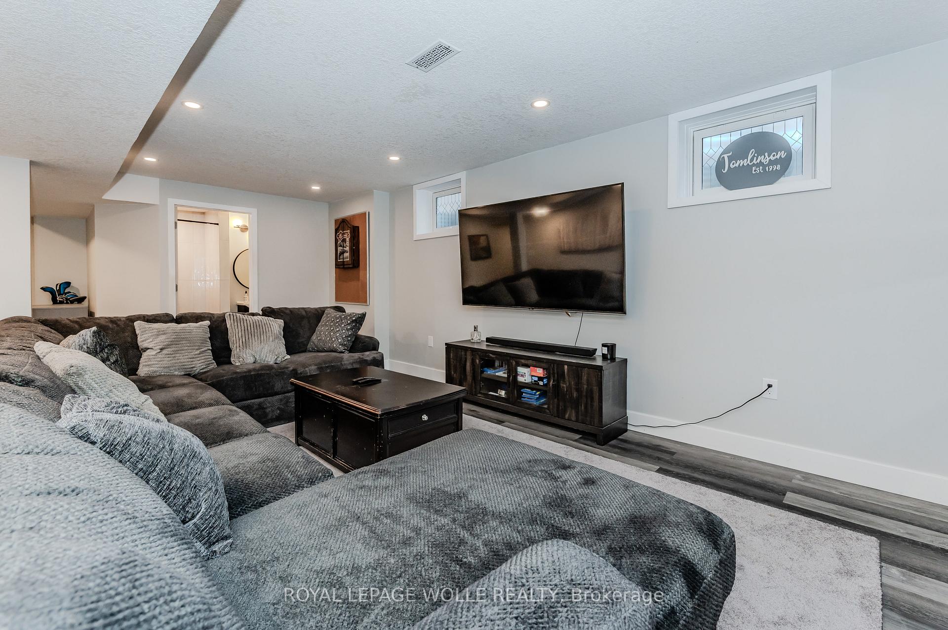 Photo 32 of 618 Doon Drive S, Kitchener — HOMEH