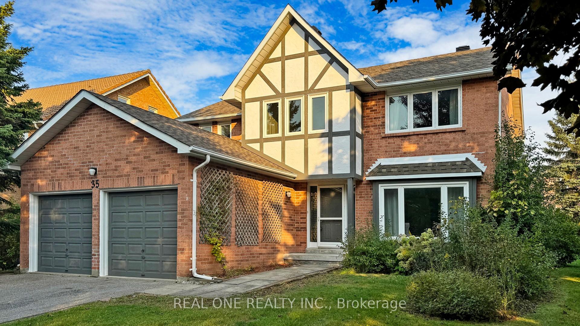 Photo 2 of 35 Aitken Circle, Markham, Unionville — HOMEH