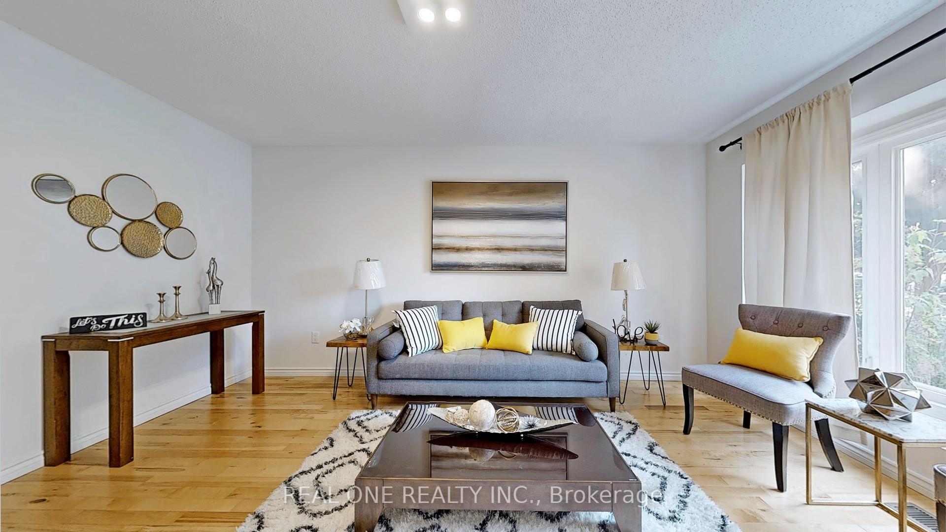 Photo 4 of 35 Aitken Circle, Markham, Unionville — HOMEH
