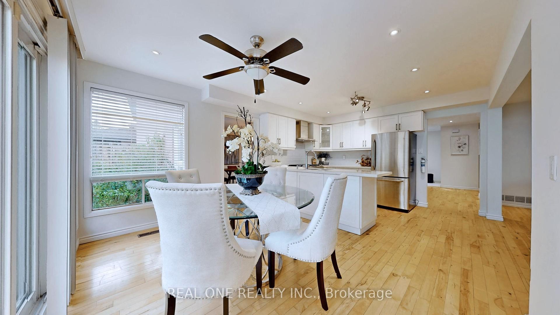 Photo 12 of 35 Aitken Circle, Markham, Unionville — HOMEH