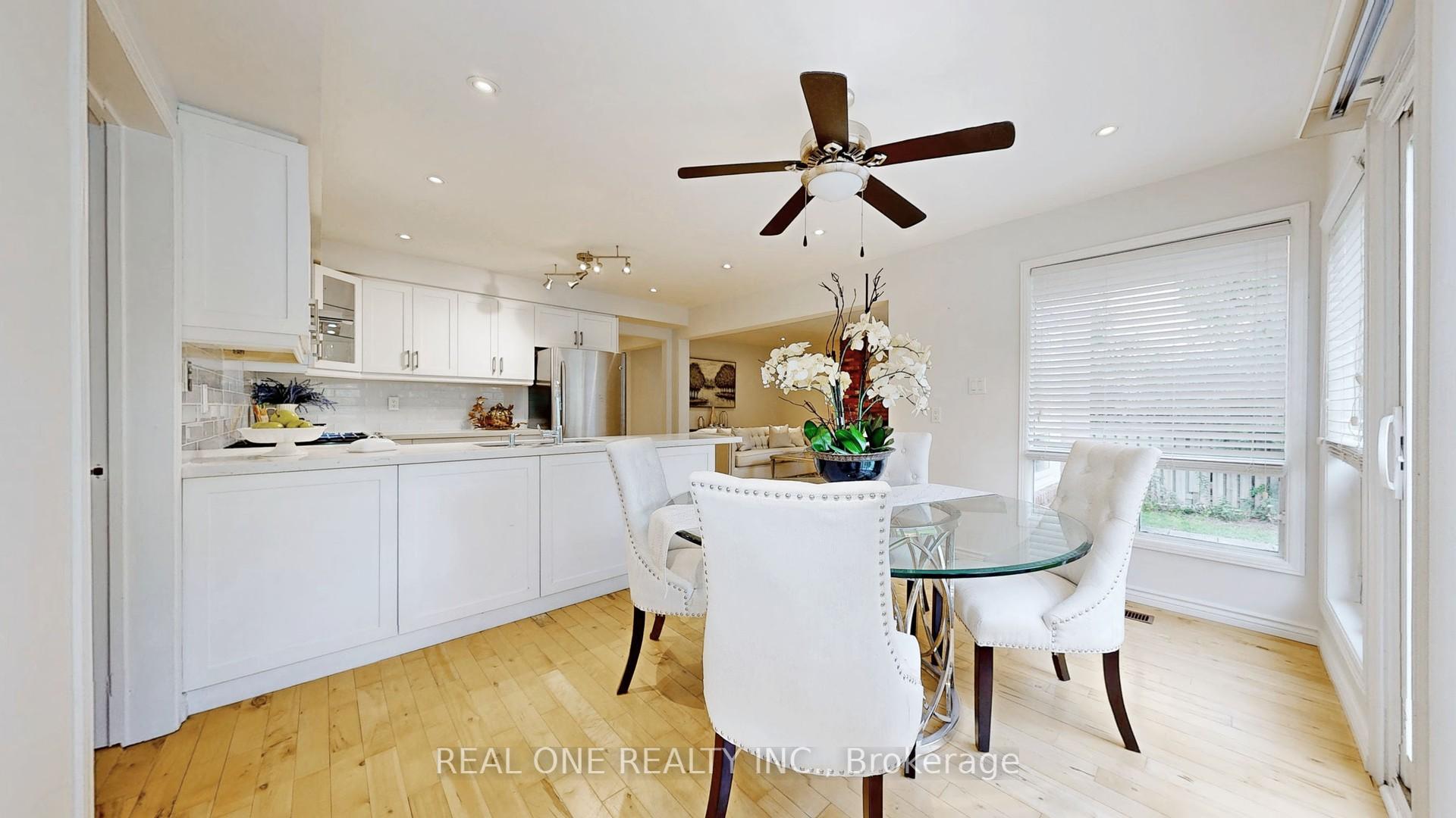 Photo 14 of 35 Aitken Circle, Markham, Unionville — HOMEH