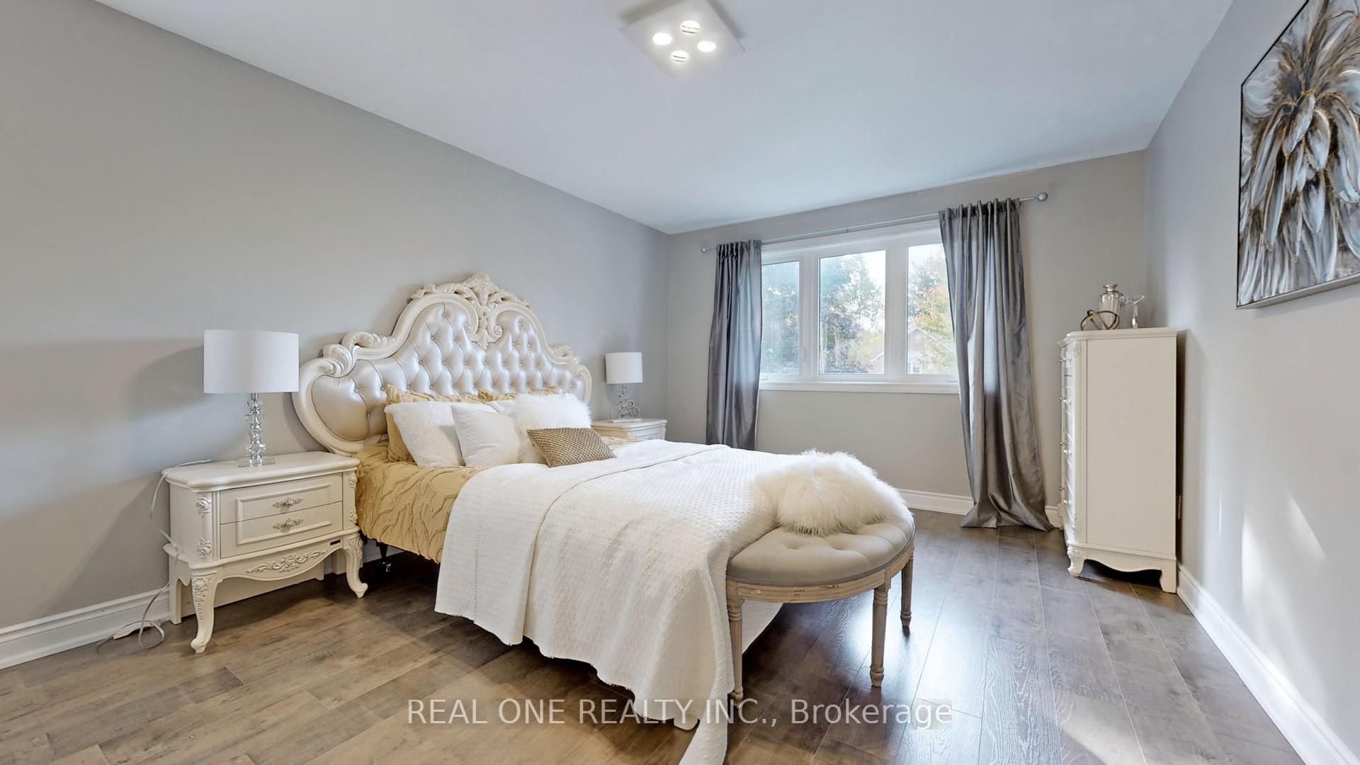 Photo 19 of 35 Aitken Circle, Markham, Unionville — HOMEH