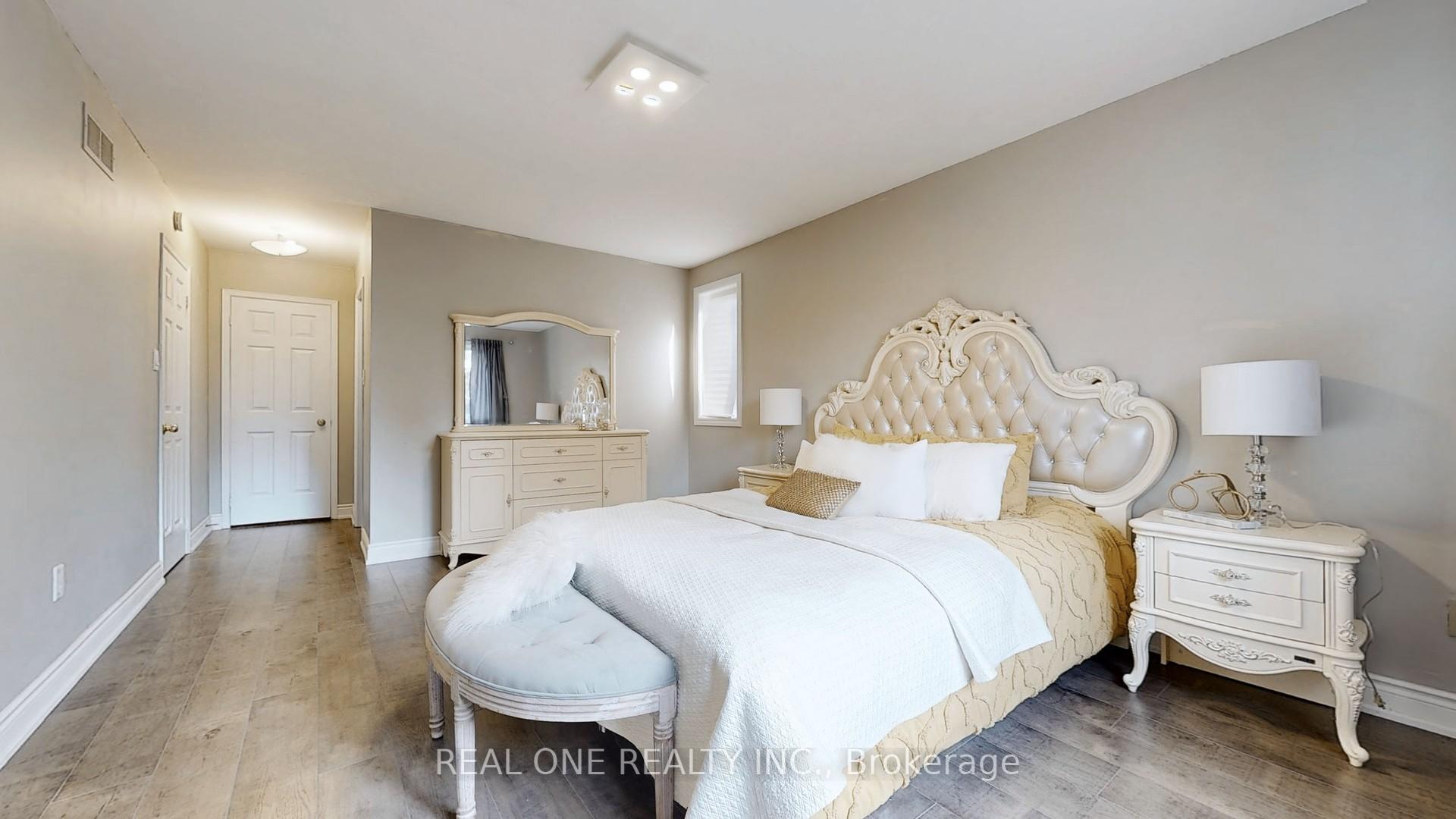 Photo 20 of 35 Aitken Circle, Markham, Unionville — HOMEH