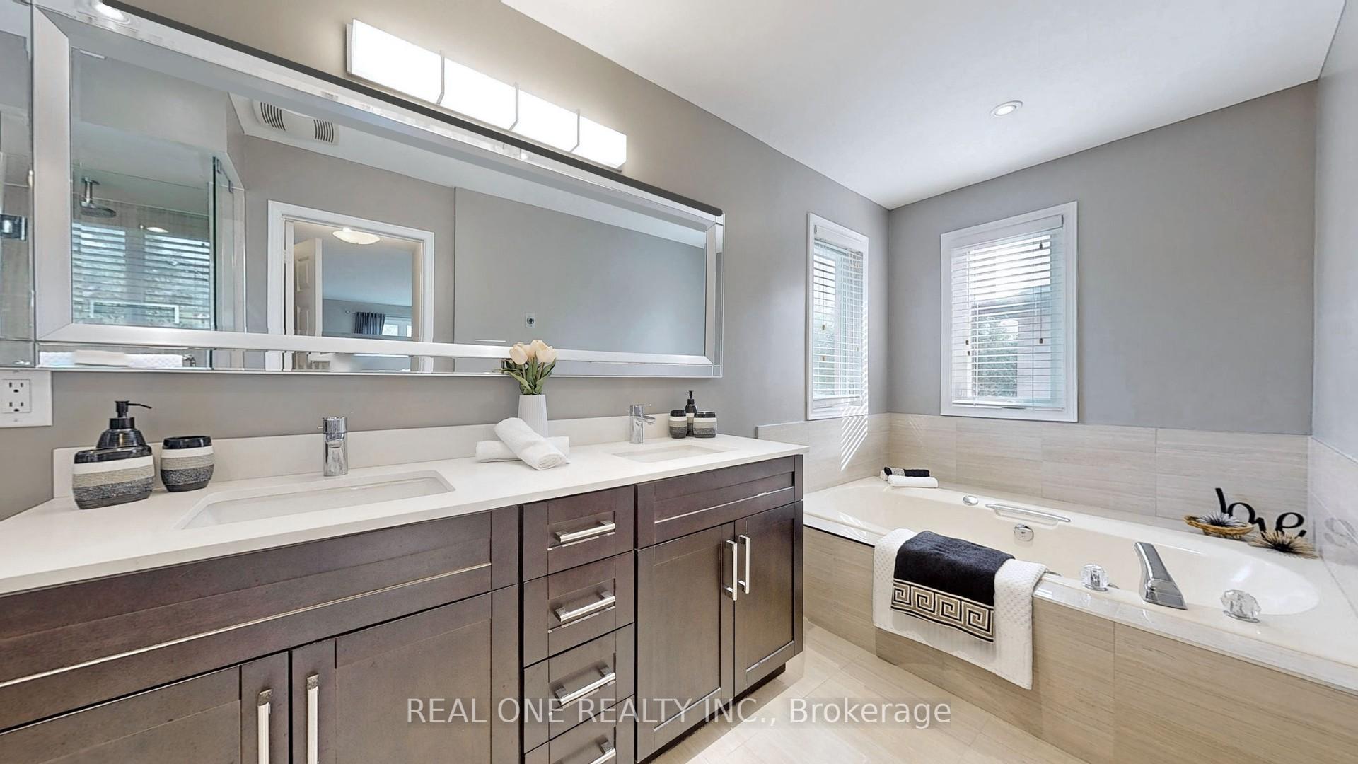 Photo 21 of 35 Aitken Circle, Markham, Unionville — HOMEH