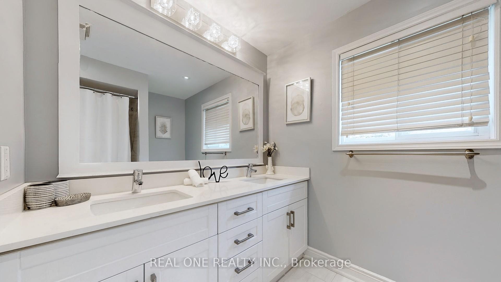 Photo 28 of 35 Aitken Circle, Markham, Unionville — HOMEH