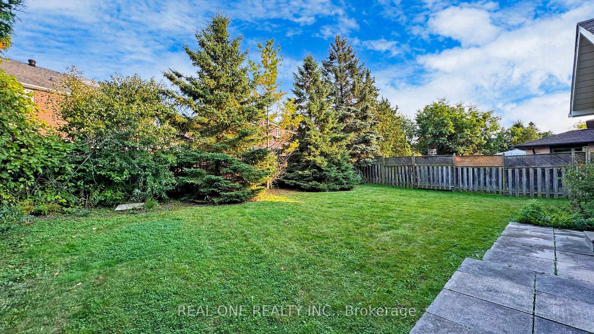 Photo 39 of 35 Aitken Circle, Markham, Unionville — HOMEH