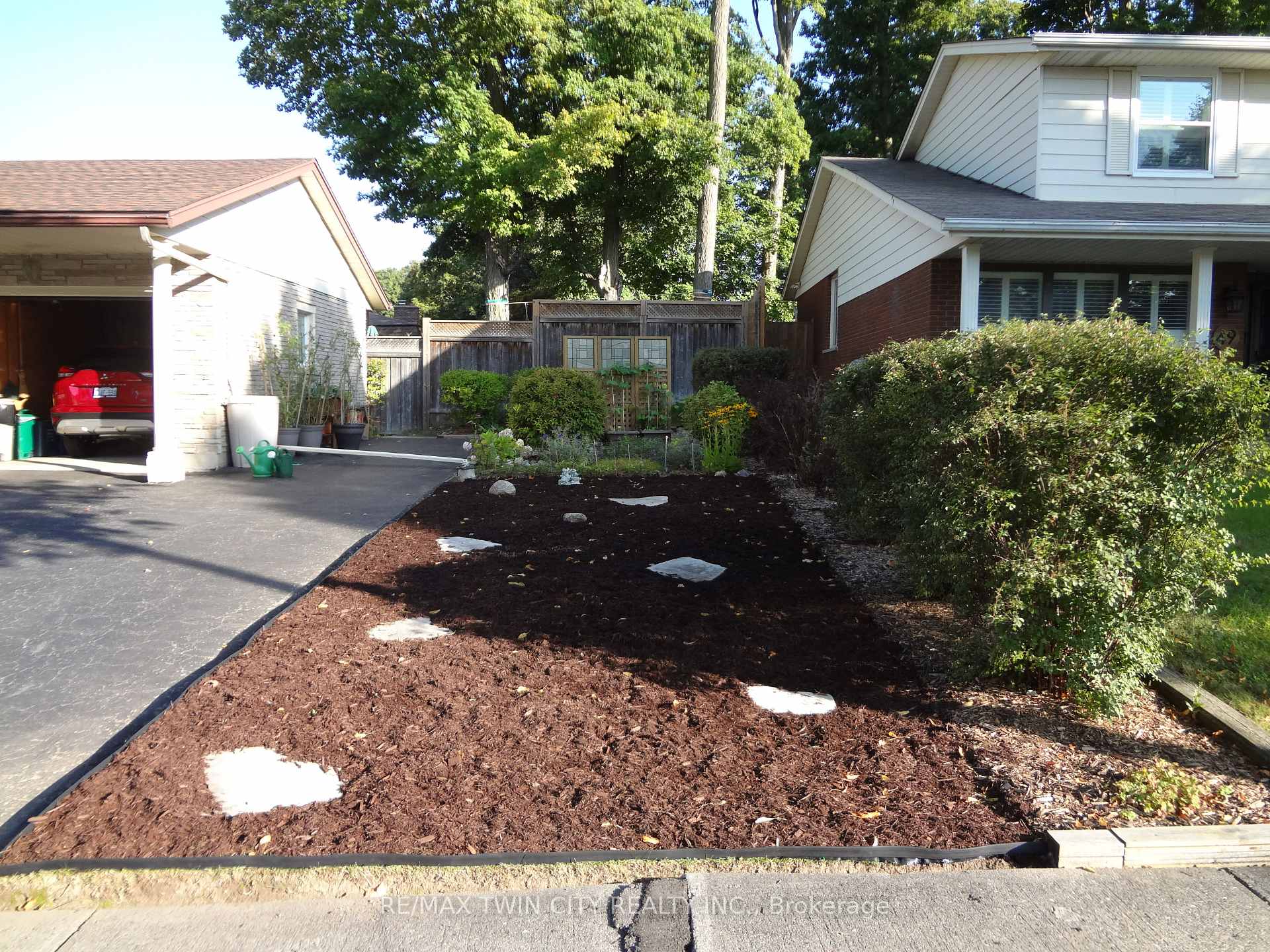 Photo 8 of 45 Nipigon Street, Kitchener — HOMEH