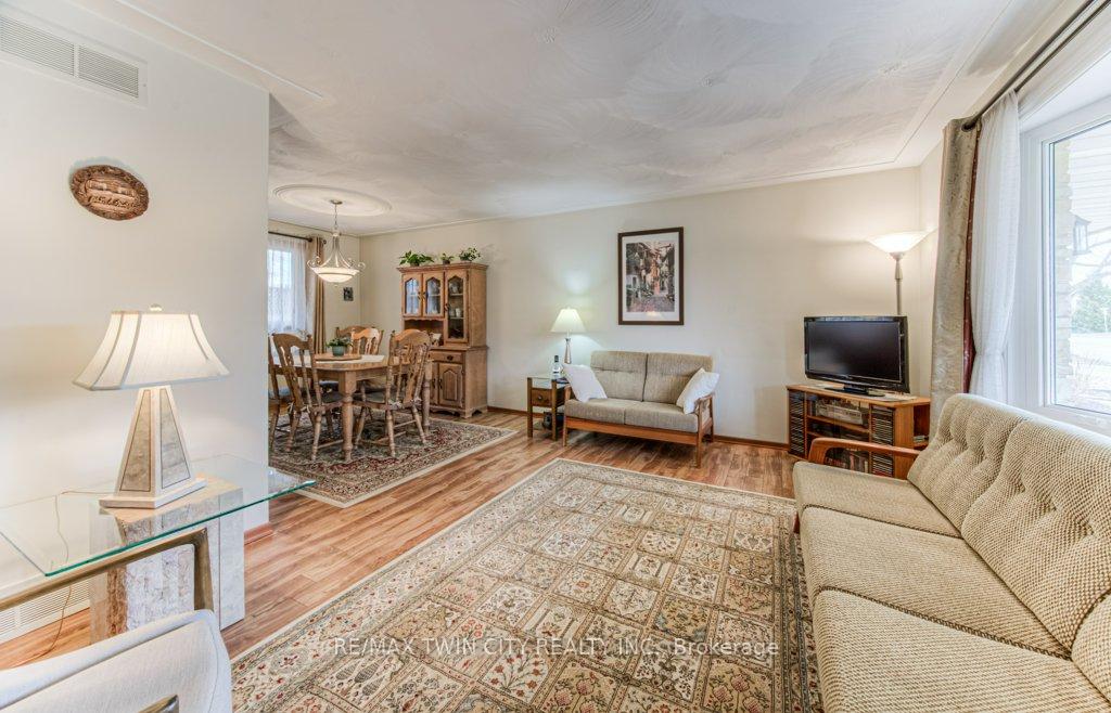 Photo 11 of 45 Nipigon Street, Kitchener — HOMEH