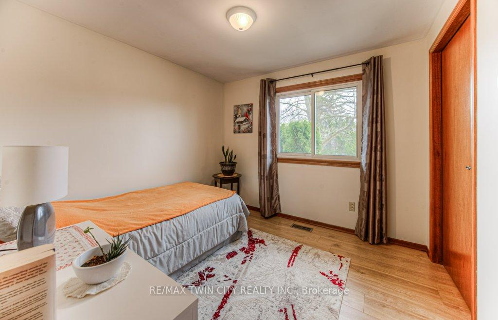 Photo 16 of 45 Nipigon Street, Kitchener — HOMEH