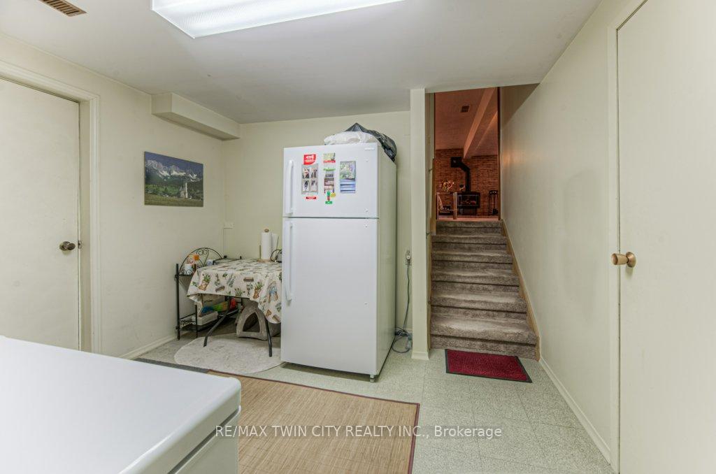 Photo 21 of 45 Nipigon Street, Kitchener — HOMEH