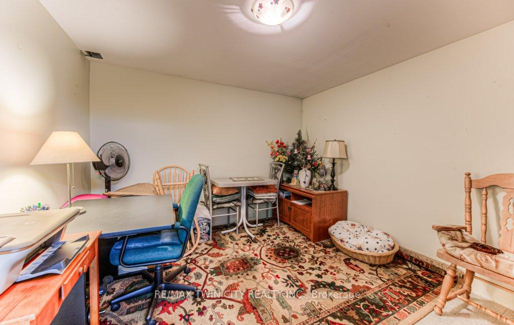 Photo 22 of 45 Nipigon Street, Kitchener — HOMEH
