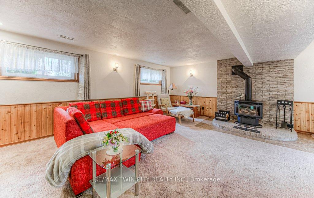 Photo 25 of 45 Nipigon Street, Kitchener — HOMEH