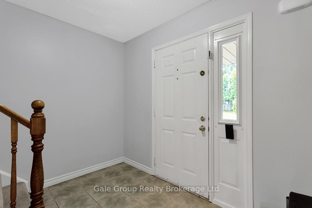 Photo 3 of 148 Rolling Meadows Drive, Kitchener, Forest Heights — HOMEH