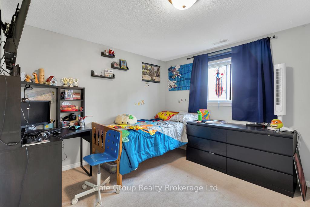Photo 15 of 148 Rolling Meadows Drive, Kitchener, Forest Heights — HOMEH