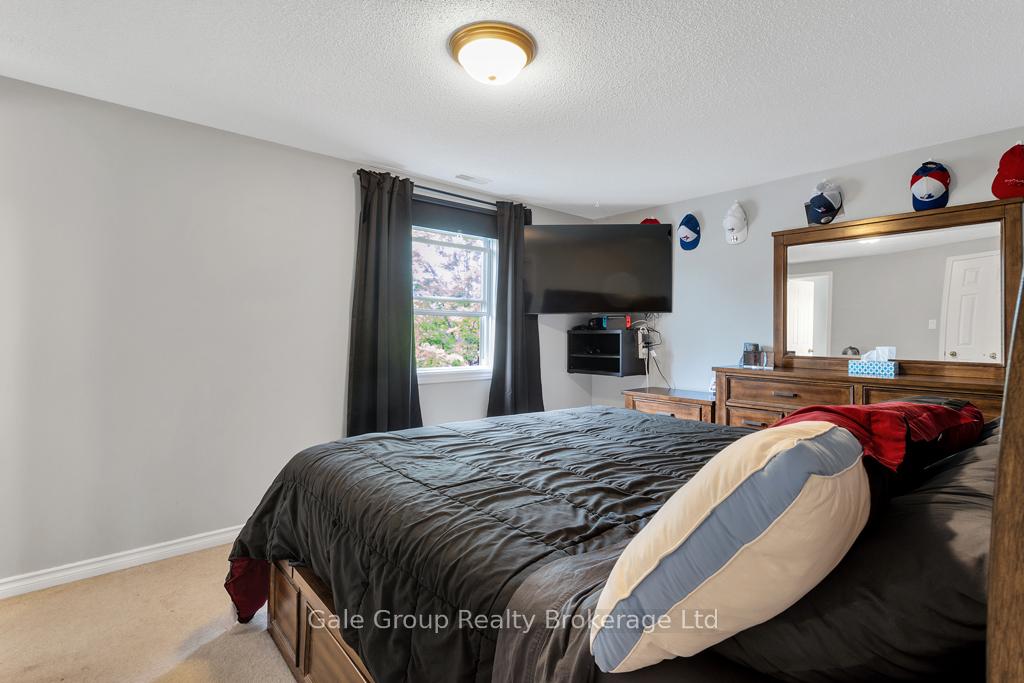 Photo 17 of 148 Rolling Meadows Drive, Kitchener, Forest Heights — HOMEH