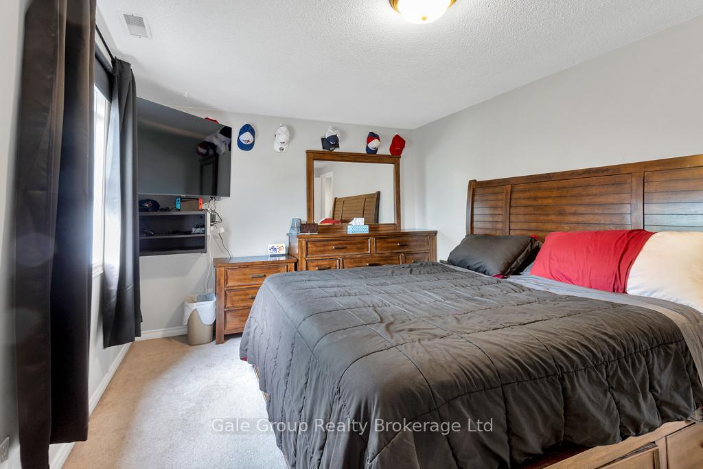Photo 18 of 148 Rolling Meadows Drive, Kitchener, Forest Heights — HOMEH