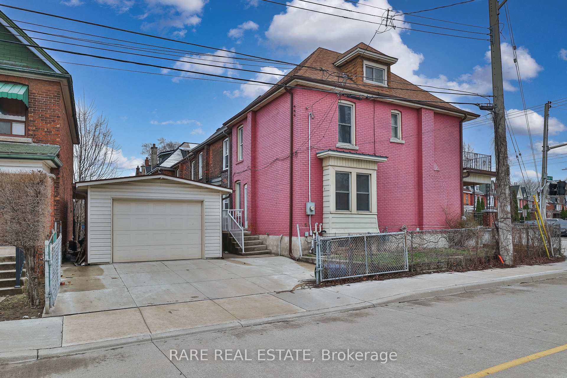 Front of Unit Lower, 645 Wilson Street