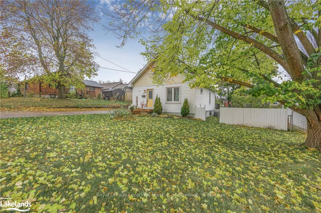 Photo 3 of 514 Queen Street, Midland — HOMEH