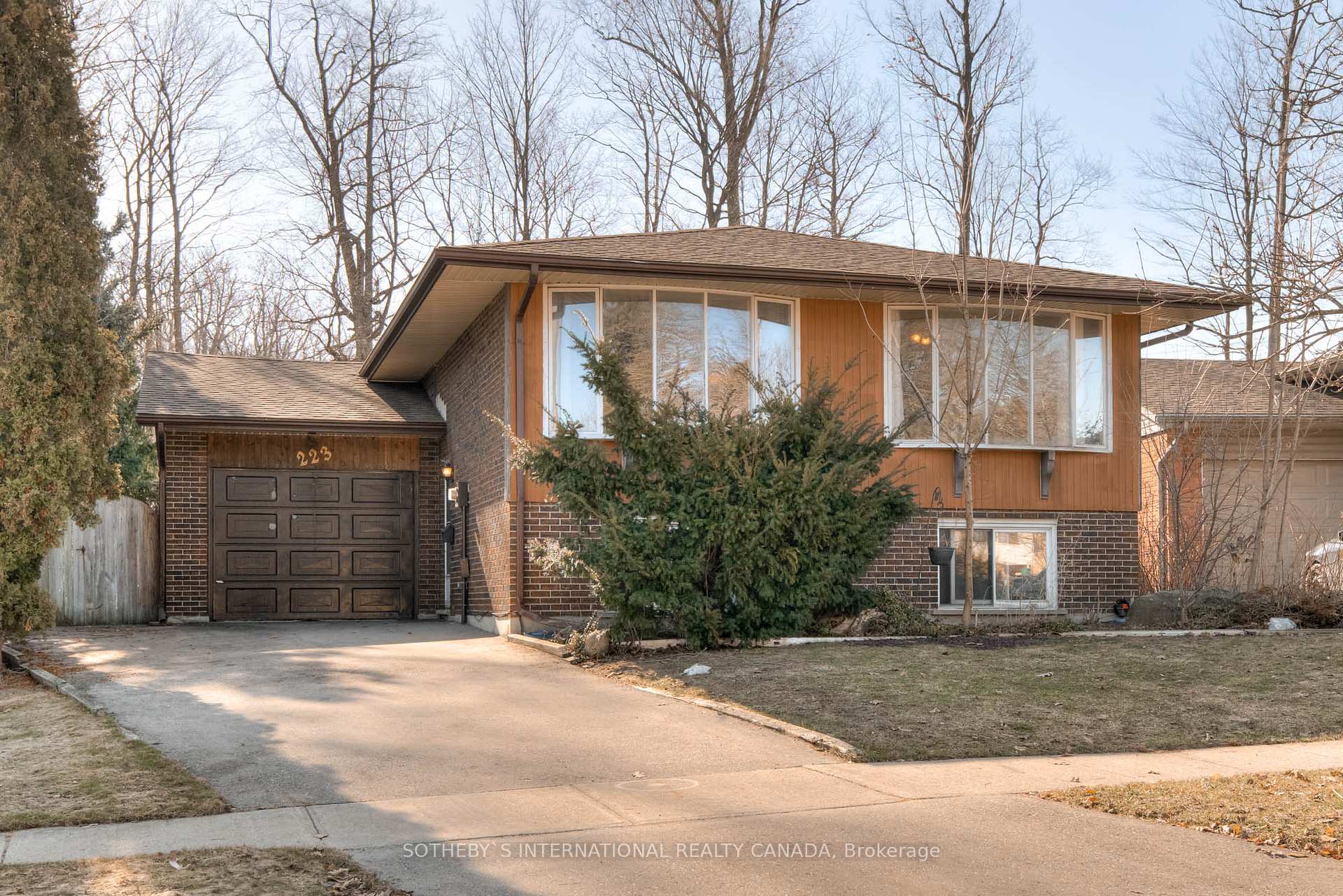 Photo 1 of 223 Southwood Drive, Kitchener — HOMEH