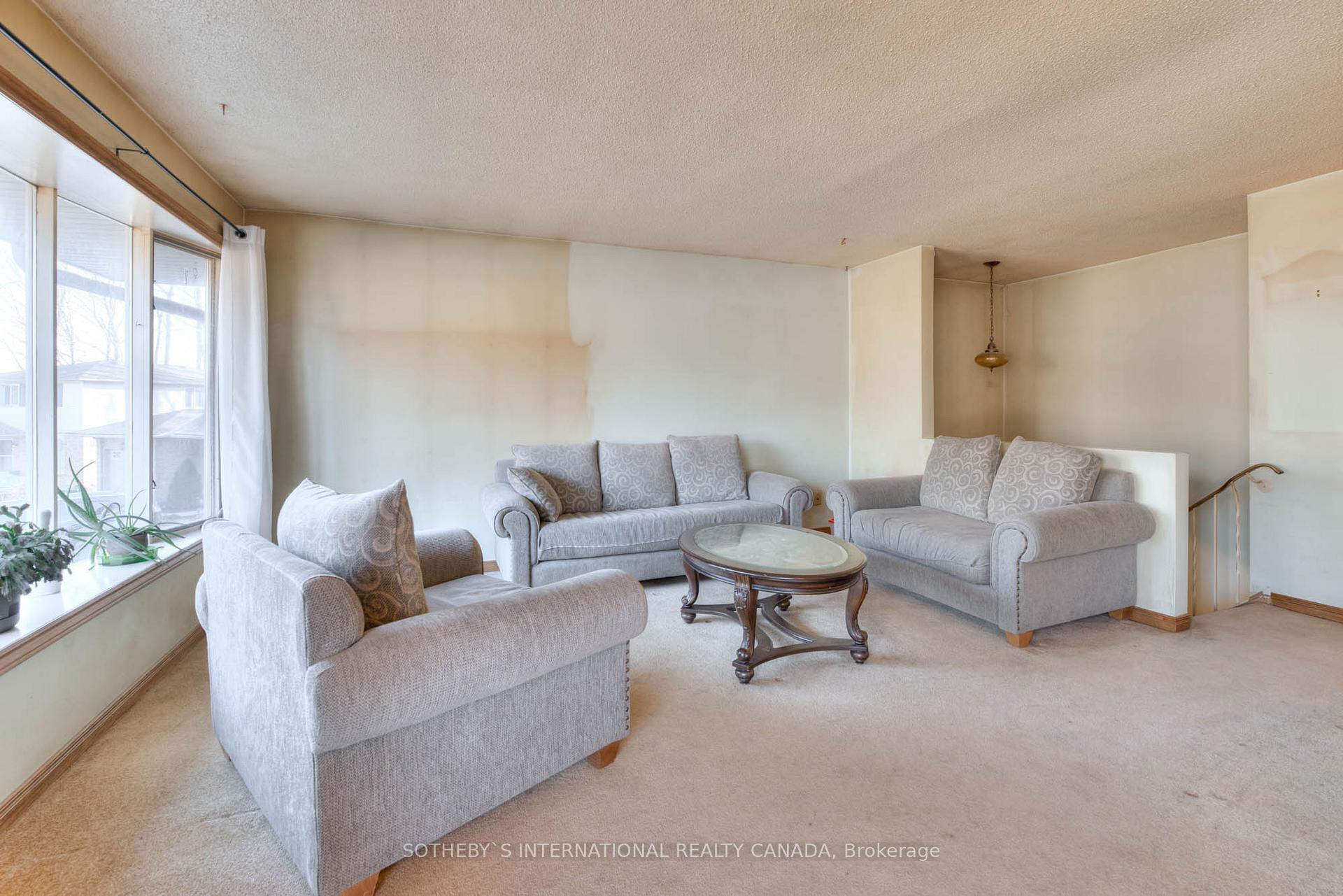 Photo 6 of 223 Southwood Drive, Kitchener — HOMEH