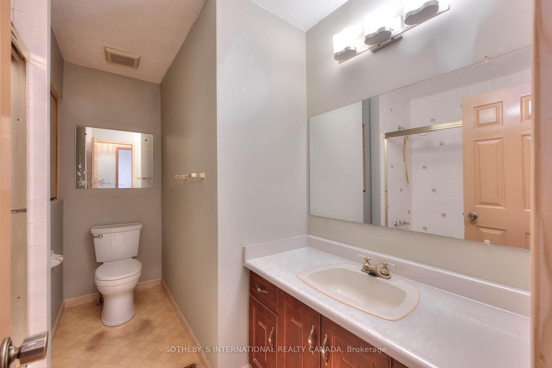Photo 13 of 223 Southwood Drive, Kitchener — HOMEH