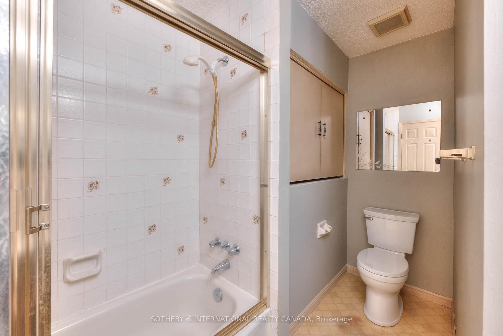 Photo 14 of 223 Southwood Drive, Kitchener — HOMEH