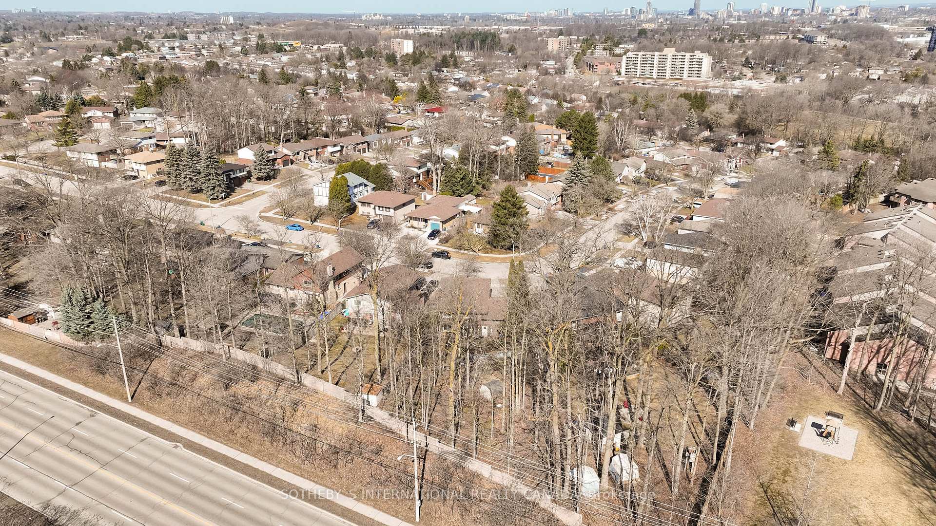 Photo 46 of 223 Southwood Drive, Kitchener — HOMEH