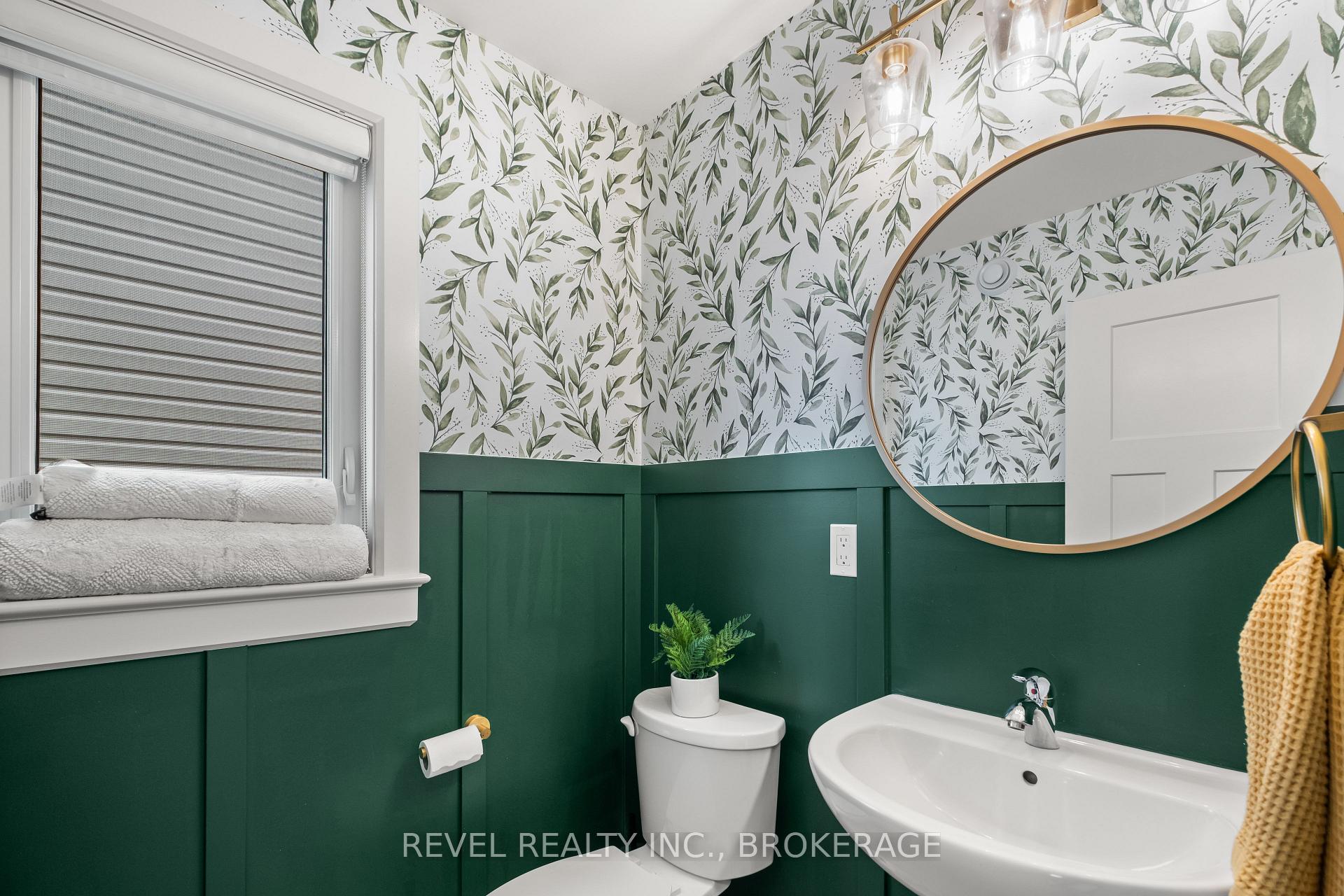 Photo 4 of 709 Riverview Way, Kingston, Kingston East (Incl Barret Crt) — HOMEH