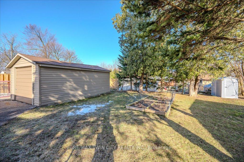 Photo 14 of 24 Perth Road, Kitchener — HOMEH