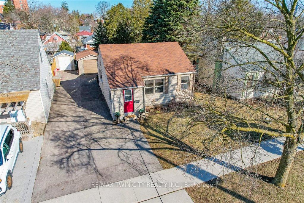 Photo 15 of 24 Perth Road, Kitchener — HOMEH