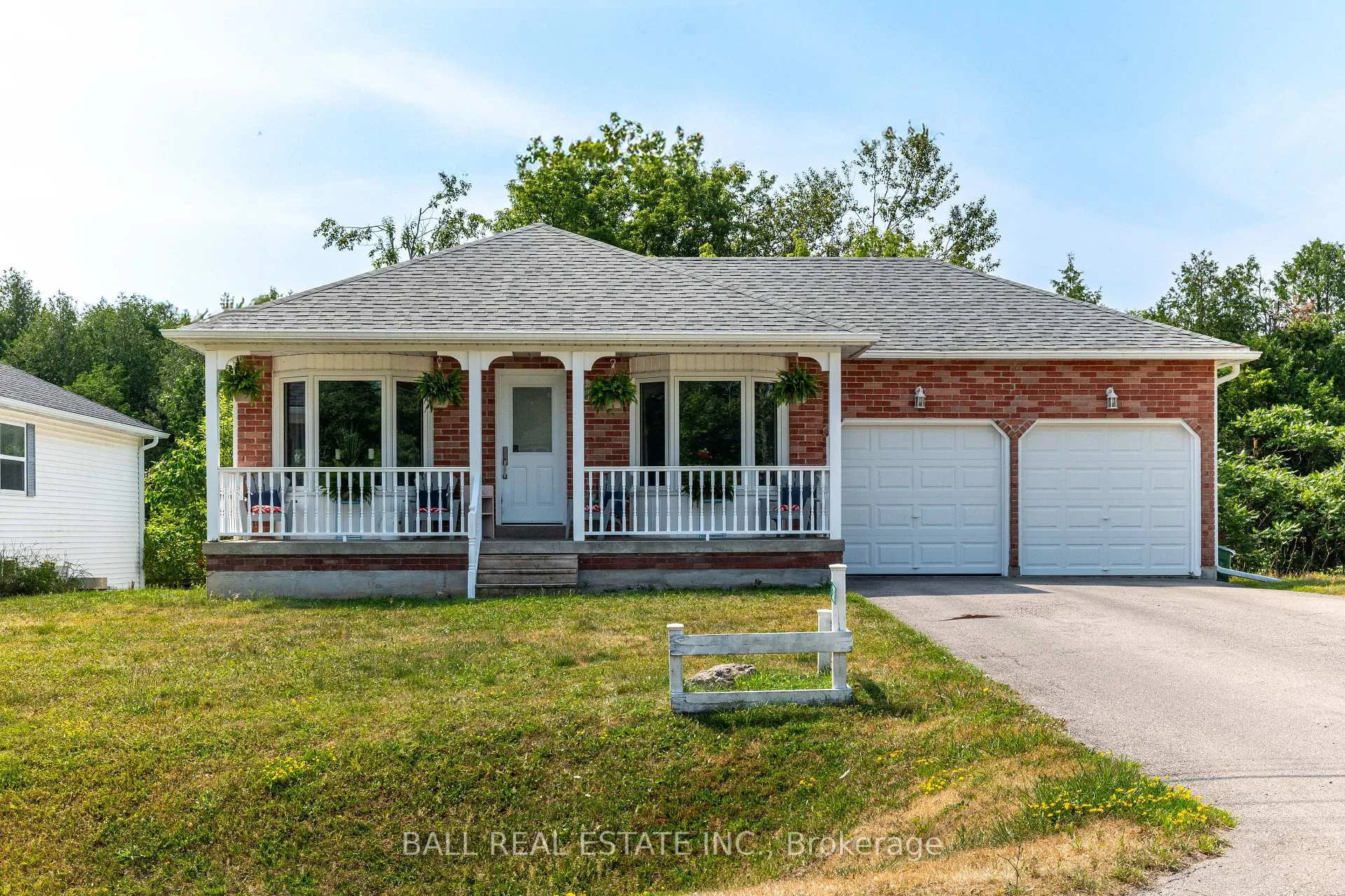 Photo 1 of 32 Champlain Boulevard, Kawartha Lakes, Lindsay — HOMEH