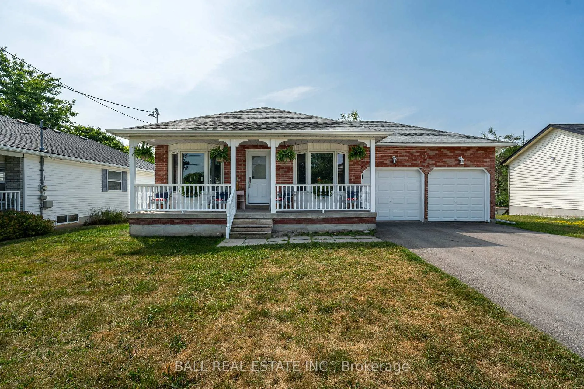 Photo 2 of 32 Champlain Boulevard, Kawartha Lakes, Lindsay — HOMEH
