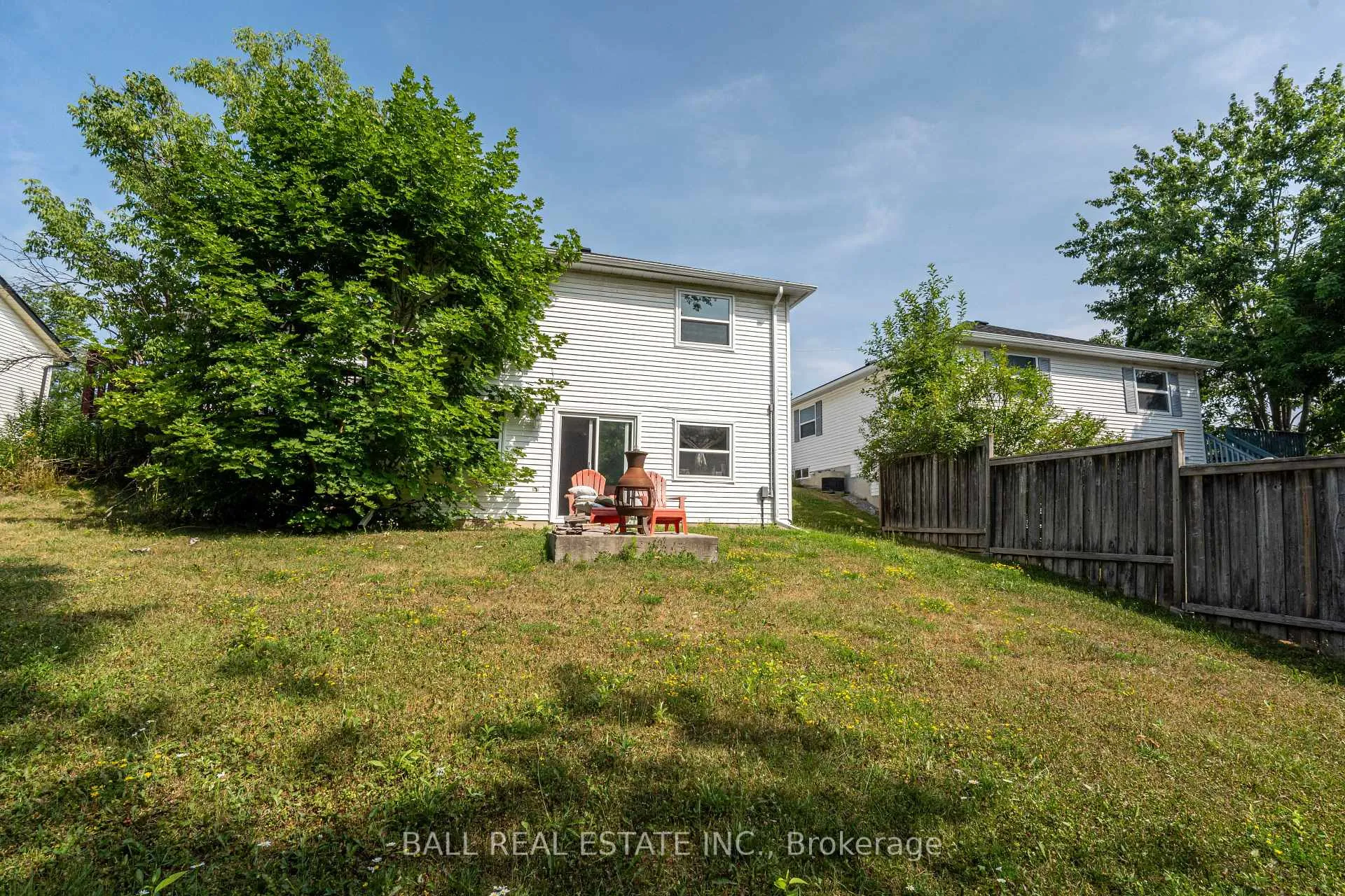 Photo 8 of 32 Champlain Boulevard, Kawartha Lakes, Lindsay — HOMEH