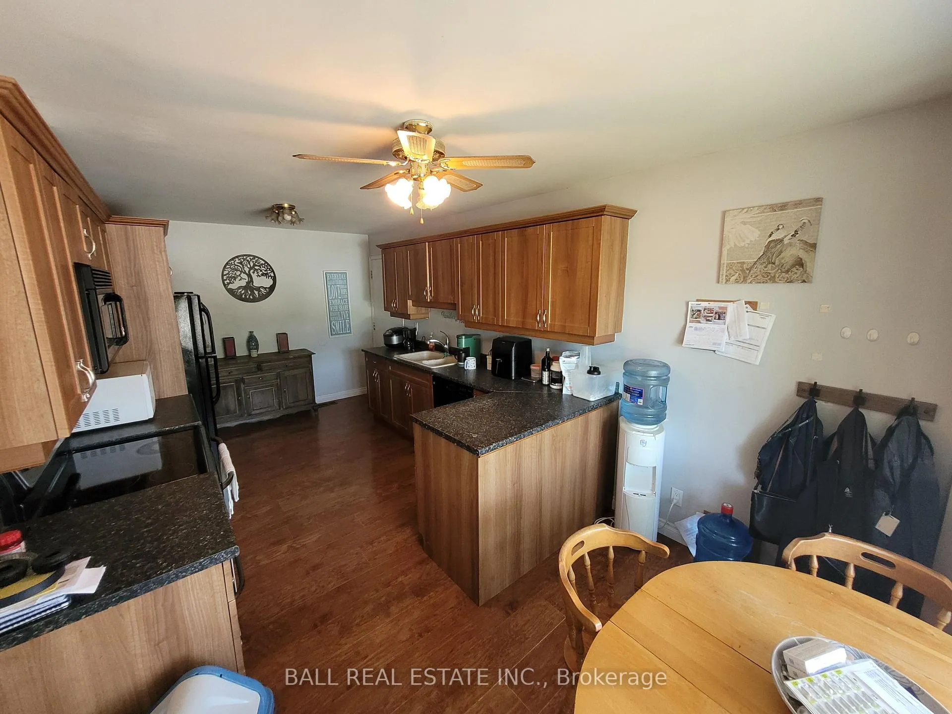 Photo 10 of 32 Champlain Boulevard, Kawartha Lakes, Lindsay — HOMEH