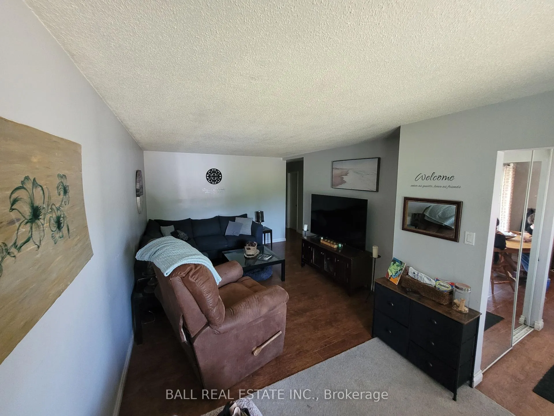 Photo 12 of 32 Champlain Boulevard, Kawartha Lakes, Lindsay — HOMEH