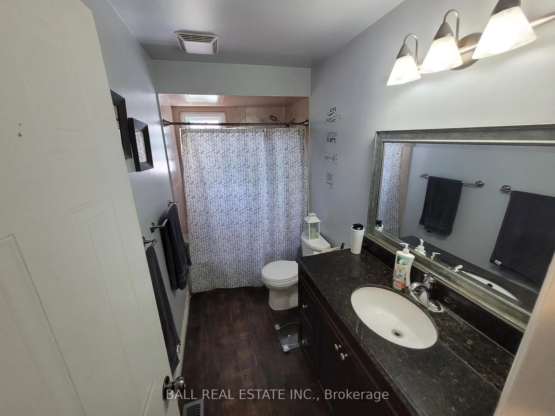 Photo 15 of 32 Champlain Boulevard, Kawartha Lakes, Lindsay — HOMEH