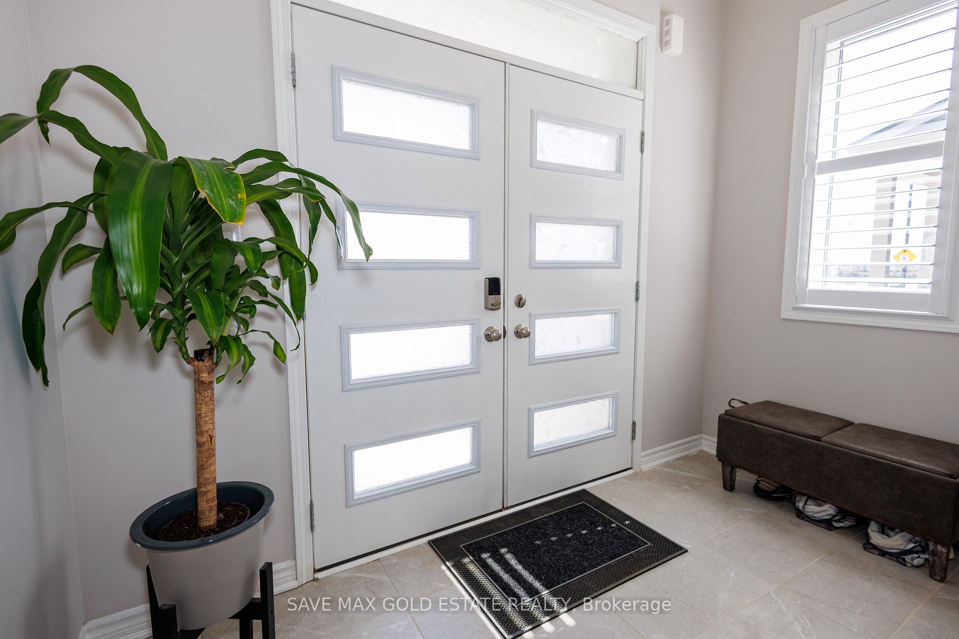 Photo 4 of 1659 Whitlock Avenue, Milton, Bowes — HOMEH