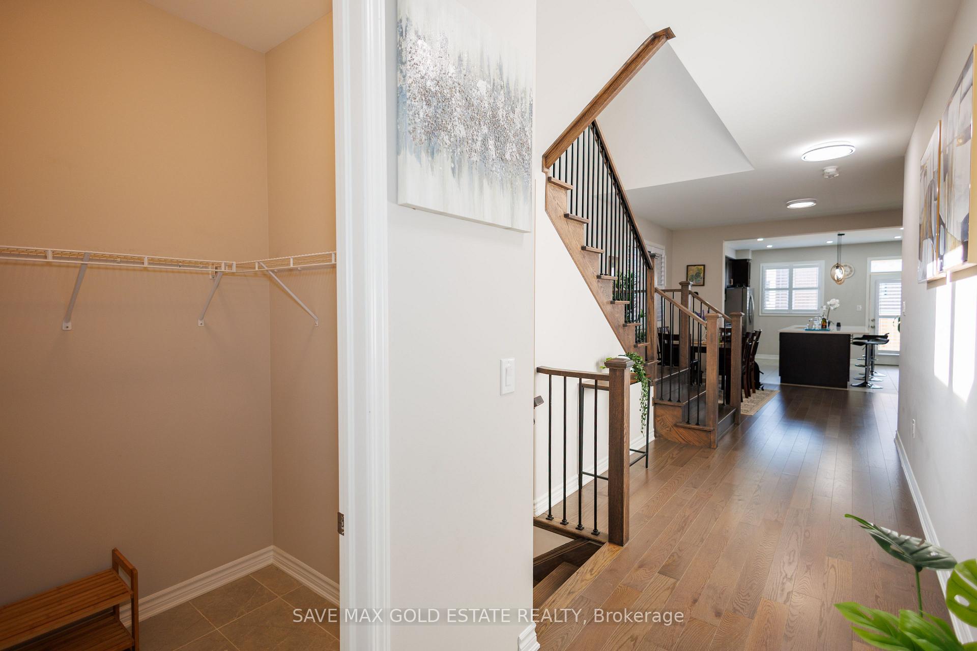 Photo 6 of 1659 Whitlock Avenue, Milton, Bowes — HOMEH