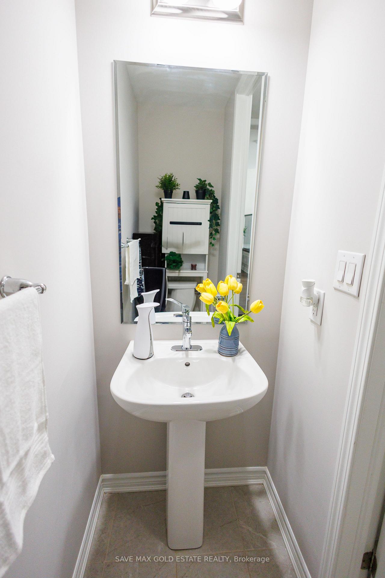 Photo 12 of 1659 Whitlock Avenue, Milton, Bowes — HOMEH